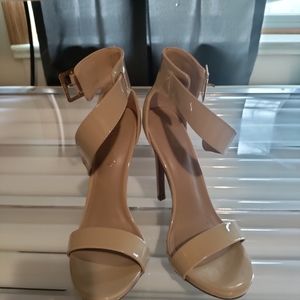 Beautiful nudes heels
